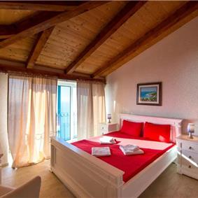 1 Bedroom Apartment with 2 Shared Pools, sleeps 2